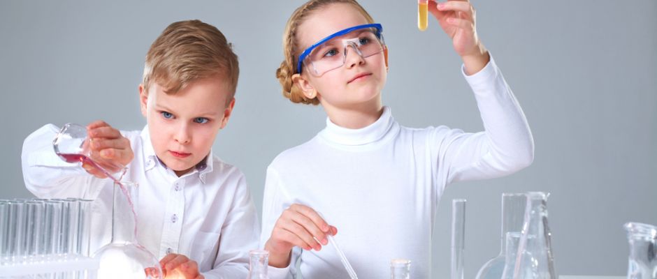 Warsztaty chemiczne „Akademia Młodego Naukowca” dla dzieci 9-12 lat