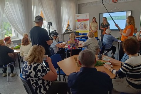 Warsztaty zielarskie dla seniorów -„Moc ukryta w nasionach i liściach”