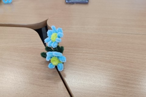 Warsztaty kreatywne dla seniorów - Kwiaty z drucików kreatywnych