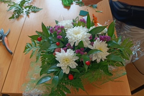 Warsztaty florystyczne dla seniorów - kompozycja na stół