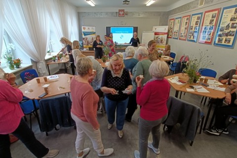 Warsztaty zielarskie dla seniorów -„Kwiaty, które karmią i leczą”