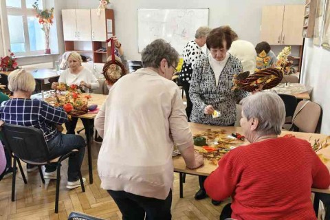 Warsztaty dla seniorów - Jesienne wianki