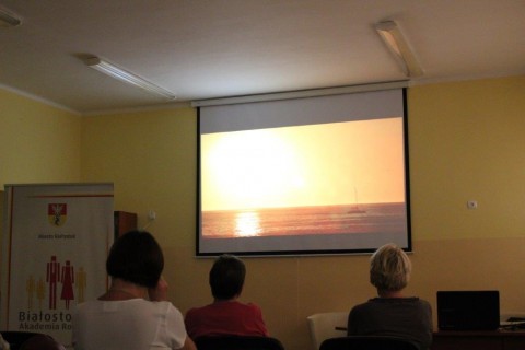 Pokaz filmu „Idealna Fala”