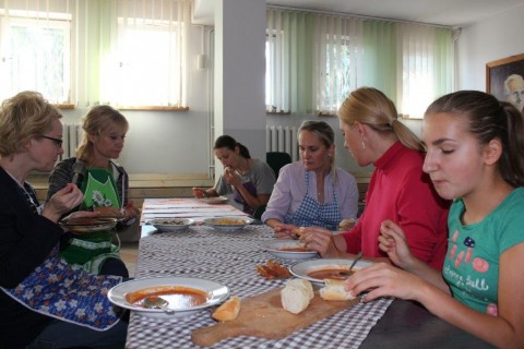 Październik z mamami - warsztaty kuchni hiszpańskiej