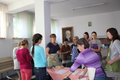 Październik z mamami - warsztaty kuchni hiszpańskiej