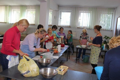 Październik z mamami - warsztaty kuchni hiszpańskiej