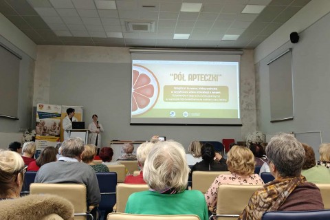Prelekcja „Farmacja na talerzu - o interakcjach leków z żywnością”
