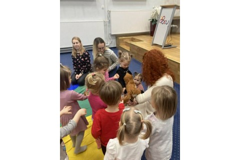Zajęcia umuzykalniające dla rodziców z dziećmi w wieku 2-3 lata