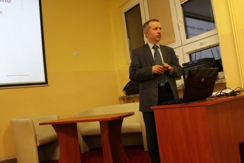 Wykład „Niebezpieczne związki czyli nadopiekuńcze matki i nieobecni ojcowie”