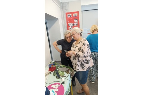 Warsztaty kreatywne dla seniorów - Biżuteria z zamków