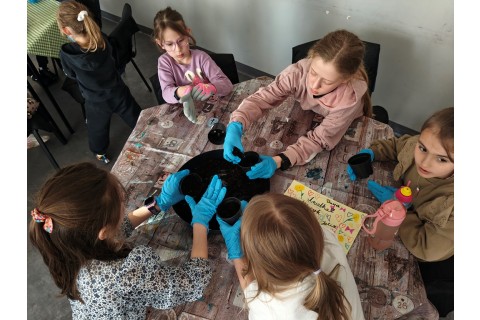 Warsztaty edukacyjno-przyrodnicze dla dzieci „Zielona baza małego ogrodnika”