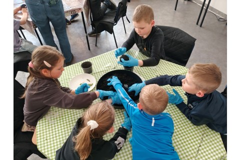 Warsztaty edukacyjno-przyrodnicze dla dzieci „Zielona baza małego ogrodnika”