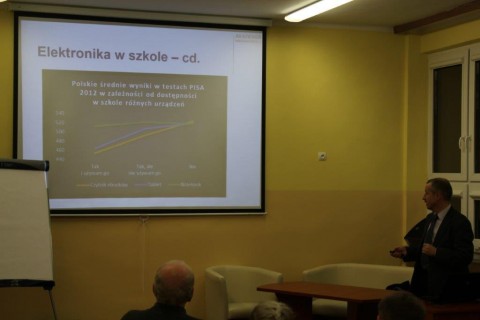 Smartfon, tablet, komputer – pomoc czy przeszkoda w wychowaniu dziecka?