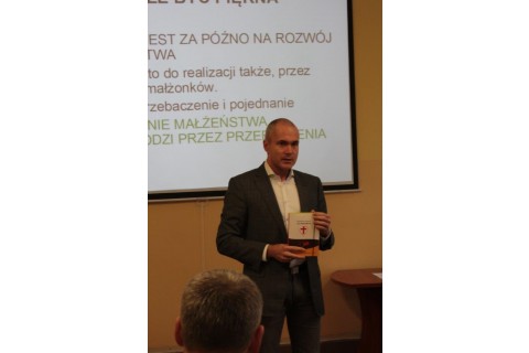 Warsztaty „Małżeństwo na krawędzi - droga do rozwodu czy rozwoju?”
