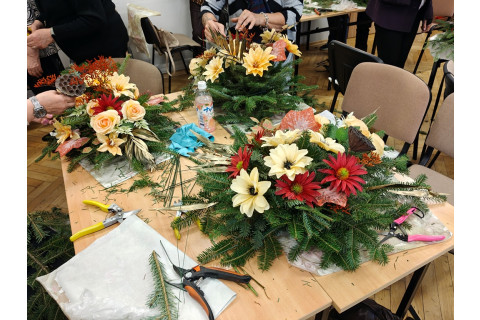 Warsztaty florystyczne dla seniorów - kompozycje na groby