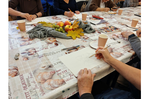 Warsztaty malarstwa dla seniorów - inspiracje naturą i sztuką