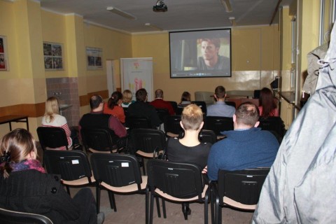 Projekcja filmu „Idealna Fala”