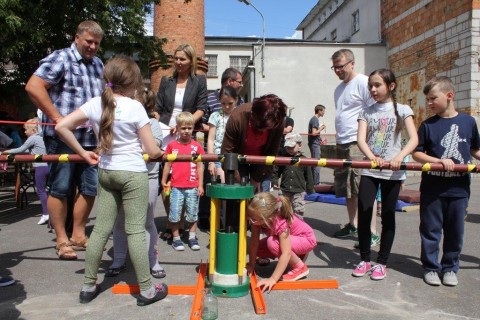 ZAWODY WSPINACZKOWE DLA DZIECI W WIEKU 4-15 LAT.