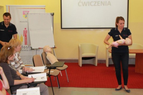 WARSZTATY PIERWSZEJ POMOCY MAŁYM DZIECIOM