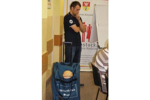 WARSZTATY PIERWSZEJ POMOCY MAŁYM DZIECIOM