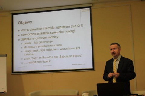 Wykład „Nadopiekuńczość”
