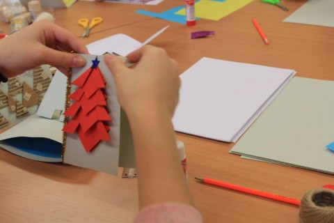 Warsztaty tworzenia kartek świątecznych