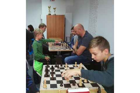 Zajęcia szachowe „Rodzice z dziećmi”