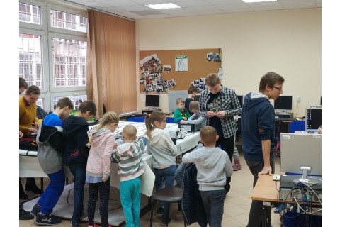 Warsztaty z robotyki dla dzieci.