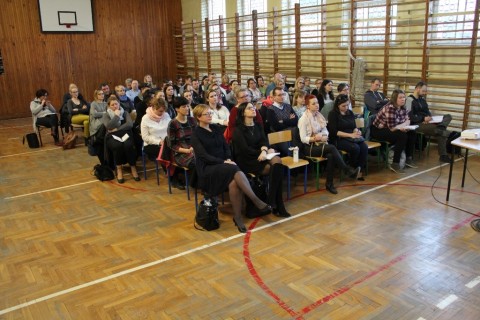 WYKŁAD „JAK ROZMAWIAĆ Z NASTOLATKAMI?”
