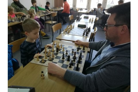 Zajęcia szachowe „Rodzice z dziećmi”