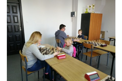 Zajęcia szachowe „Rodzice z dziećmi”