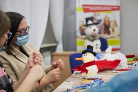 Warsztaty rodzinne - świecący bałwan