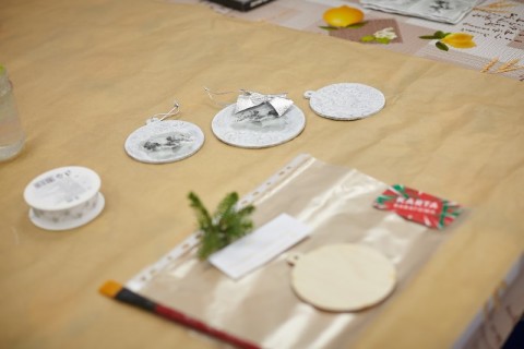 WARSZTATY RODZINNE - OZDOBY ŚWIĄTECZNE DECOUPAGE