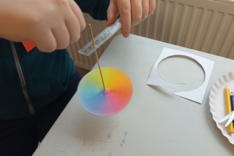 Warsztaty chemiczne „Akademia Młodego Naukowca” dla dzieci 9-12 lat