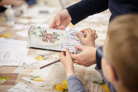 Warsztaty decoupage dla dorosłych „Chustecznik”