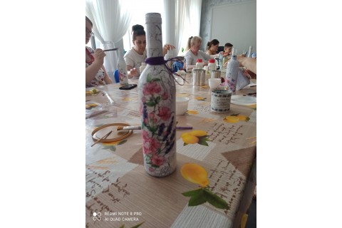 Warsztaty decoupage dla początkujących „Spękania na szklanej butelce