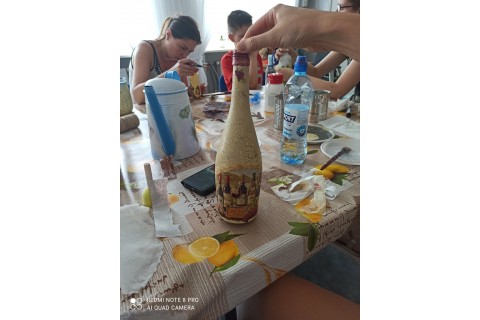 Warsztaty decoupage dla początkujących „Spękania na szklanej butelce