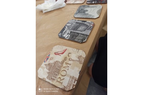 Warsztaty decoupage dla początkujących - „Podkładki pod kubki - miasta”