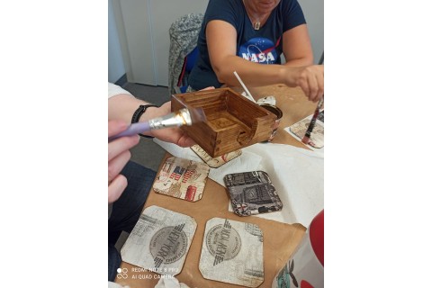 Warsztaty decoupage dla początkujących - „Podkładki pod kubki - miasta”
