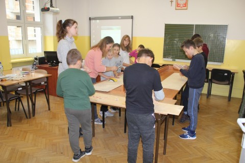 Warsztaty dla dzieci „Zabawy z drewnem” 1