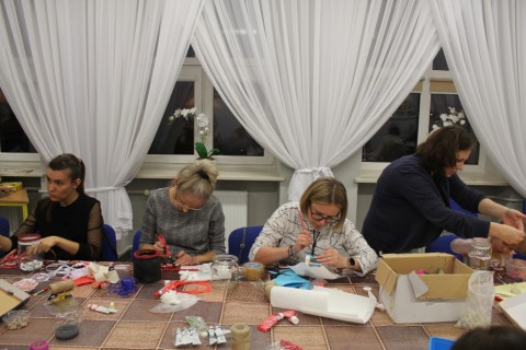 RODZINNE WARSZTATY JESIENNE LAMPIONY
