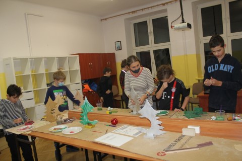 WARSZTATY DLA DZIECI „ZABAWY Z DREWNEM” 5