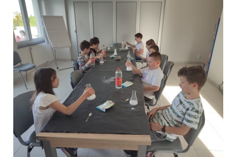 Warsztaty chemiczne „Akademia Młodego Naukowca” 2