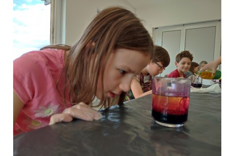 Warsztaty chemiczne „Akademia Młodego Naukowca” dla dzieci 9-12 lat 4