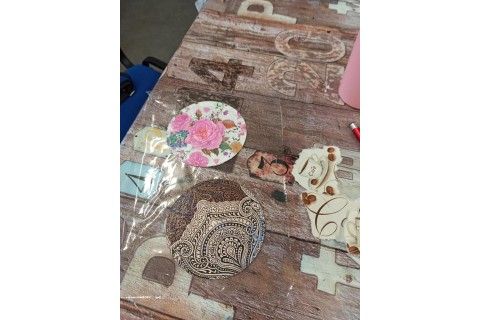 Warsztaty decoupage - podkładki z płyt CD