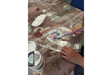 Warsztaty decoupage - podkładki z płyt CD