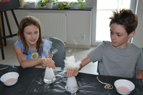 Warsztaty chemiczne „Akademia Młodego Naukowca” dla dzieci 9-12 lat 5