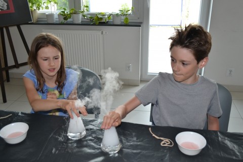 Warsztaty chemiczne „Akademia Młodego Naukowca” dla dzieci 9-12 lat 5