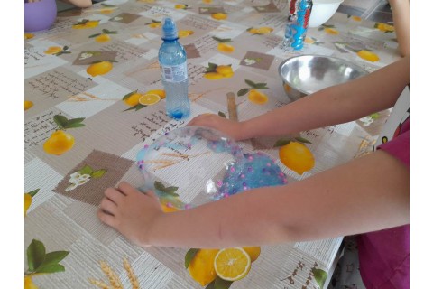 WARSZTATY KREATYWNE DLA DZIECI 7+ „SLIME”