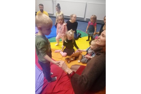 Zajęcia umuzykalniające dla rodziców z dziećmi 2-3 lata 4.10-15.11.2022r.